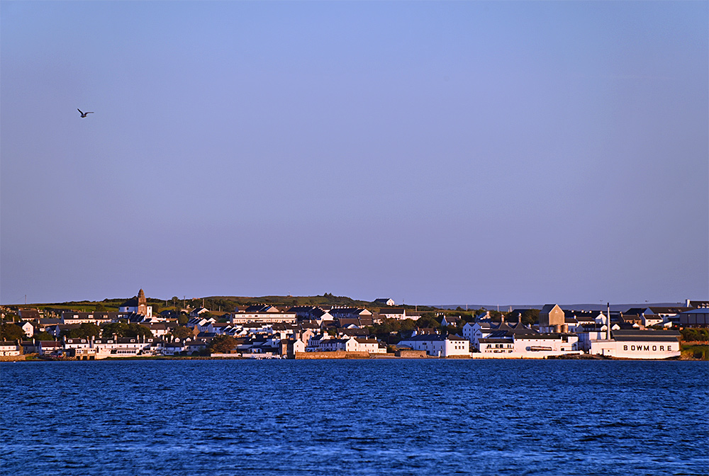 Picture of a coastal village (Bowmore on Islay) in some beautiful June evening light